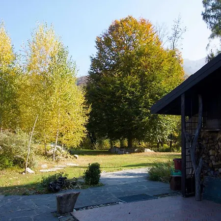 Villa Sleeps 8 Castelveccana