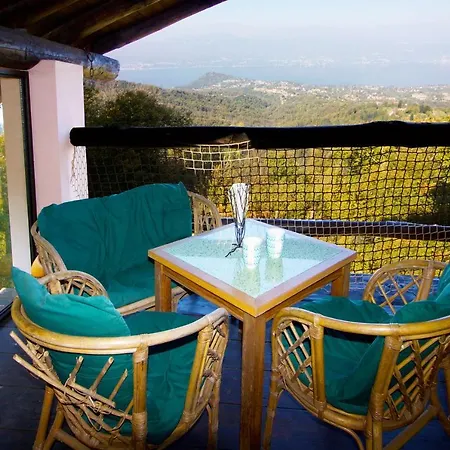 Villa Sleeps 8 Castelveccana